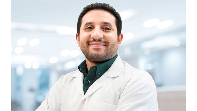 الدكتور محمود أبوموسى: فترات الأمطار تشهد ارتفاعاً ملحوظاً في مراجعات أقسام الطوارئ نتيجة السقوط والانزلاق.