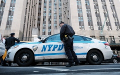 الصورة: إصابة ثلاثة رجال شرطة إثر إطلاق نار في نيويورك