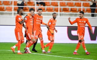 الصورة: ثنائية مؤمن وفايز تمنح عجمان الانتصار على دبا