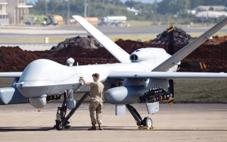 الصورة: &laquo;خطوط نقل المعدات&raquo; تحقق أرباحاً طائلة لشركات الصناعات العسكرية