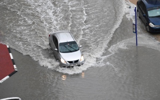الصورة: &laquo;الإمارات للتأمين&raquo;: وثيقة &laquo;الشامل&raquo; تغطي الخسائر الناتجة عن الأمطار