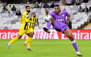 الصورة: ثنائية لابا في كلباء تثبت أقدام العين في صدارة الدوري