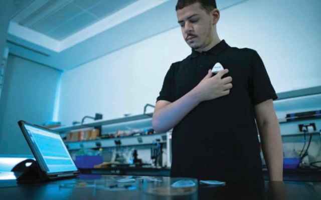 الصورة: باحثون يبتكرون قطباً كهربائياً&nbsp;لمراقبة القلب والدماغ والعضلات