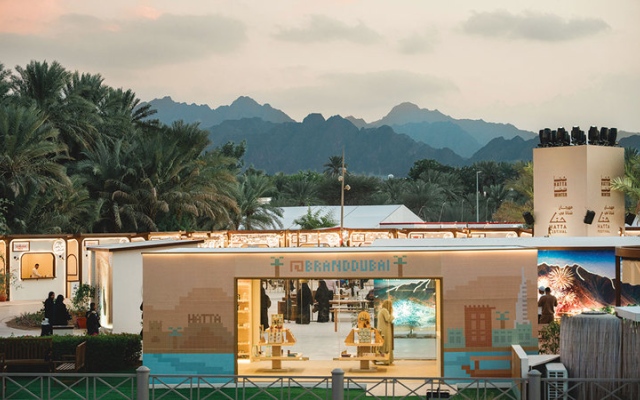 الصورة: إبداعات إماراتية تزيّن &laquo;متجر براند دبي&raquo; على ضفاف بحيرة ليم