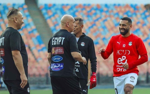 الصورة: حسام حسن يكشف عن حالة محمد صلاح قبل انطلاق أمم أفريقيا