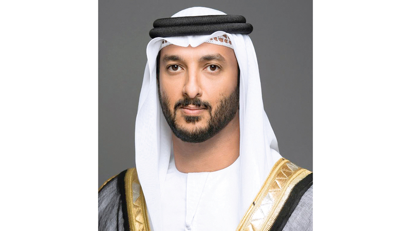 عبدالله بن طوق:  لإمارات تشهد مرحلة جديدة تنتقل فيها من نموذج اقتصاد المعرفة والابتكار إلى نموذج الاقتصاد الجديد.