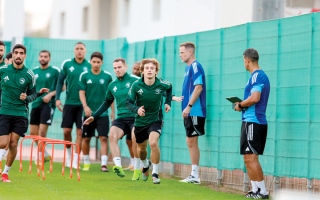 الصورة: الشارقة يواجه الهلال بـ &laquo;سيناريو الأهلي&raquo;.. والوحدة يُقابل الغرافة بلا ضغوط