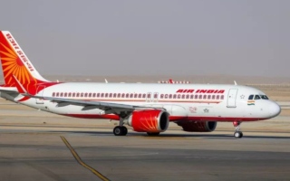 الصورة: "خلل فني" يعيد طائرة هندية بعد إقلاعها