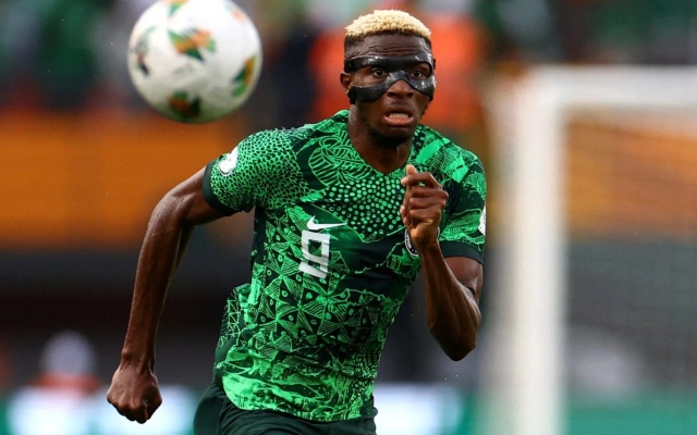 الصورة: أوسيمن.. من بائع صحف في الشوارع إلى نجم "عالمي" بالملايين