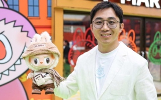 الصورة: "لابوبو" تفقد شعبيتها وتتسبب في تراجع ثروة مؤسسها بنحو 11.3 مليار دولار