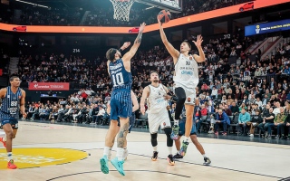 الصورة: &laquo;دبــــي للسلة&raquo; يعود من أوروبا بعد أسبوع استثنائي