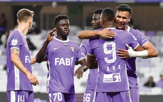 الصورة: الصدارة الخليجية تغازل العين أمام زاخو