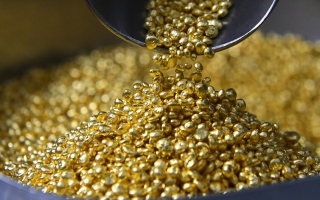 الصورة: الذهب يتجاوز 4460 دولار للأوقية.. والفضة  قرب أعلى مستوياتها