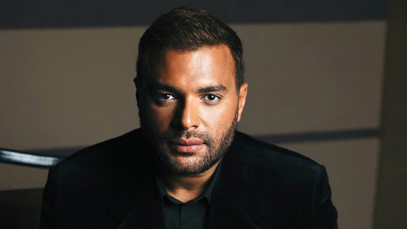 رامي صبري يحيي حفلاً في المهرجان خلال ليلة رأس السنة. من المصدر