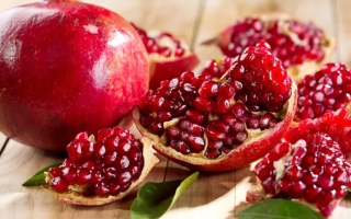 الصورة: تعرف إلى الوقت المثالي لتناول الرمان