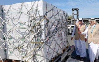 الصورة: &laquo;خيرية الشارقة&raquo; تدعم سكان غزة بـ 75 طن ملابس شتوية