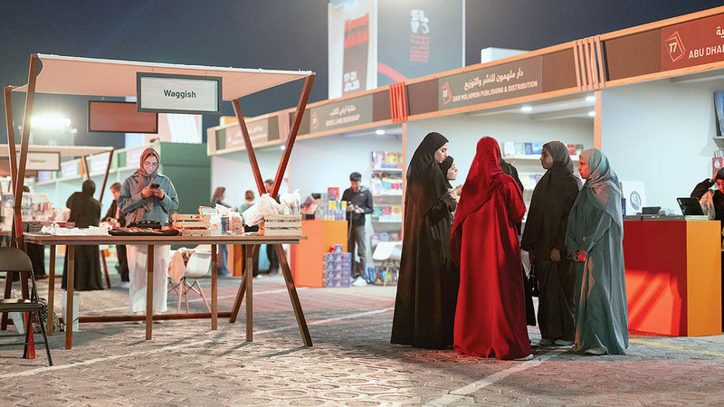 معرض الكتاب يلبّي اهتمامات مختلف الفئات العُمرية ويسهم في إثراء تجربة الزوار. من المصدر