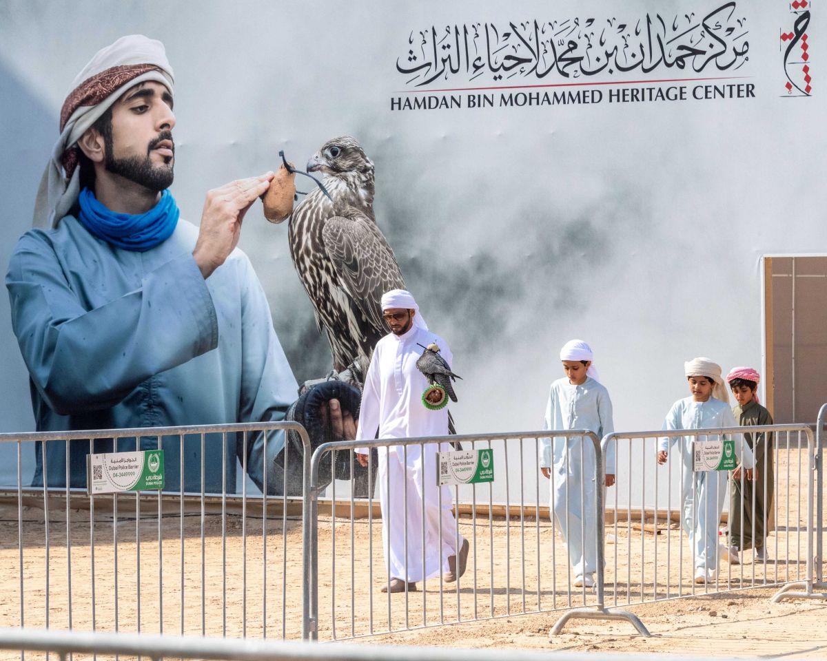 مركز حمدان بن محمد لإحياء التراث يعلن عن انطلاق "بطولة فزاع للصيد بالصقور"