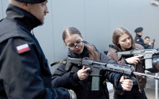 الصورة: روسيا تثير المخاوف من حرب على أوروبا &laquo;غير المستعدة&raquo; للدفاع عن نفسها