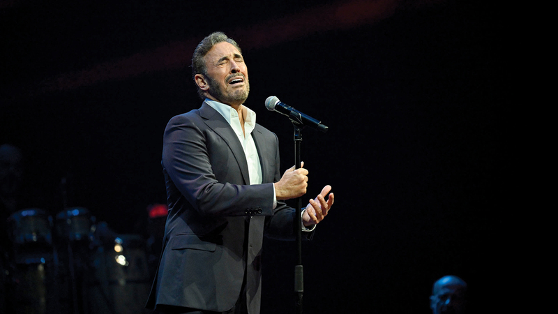 الساهر استهل الحفل بمجموعة من أغانيه القديمة والجديدة.