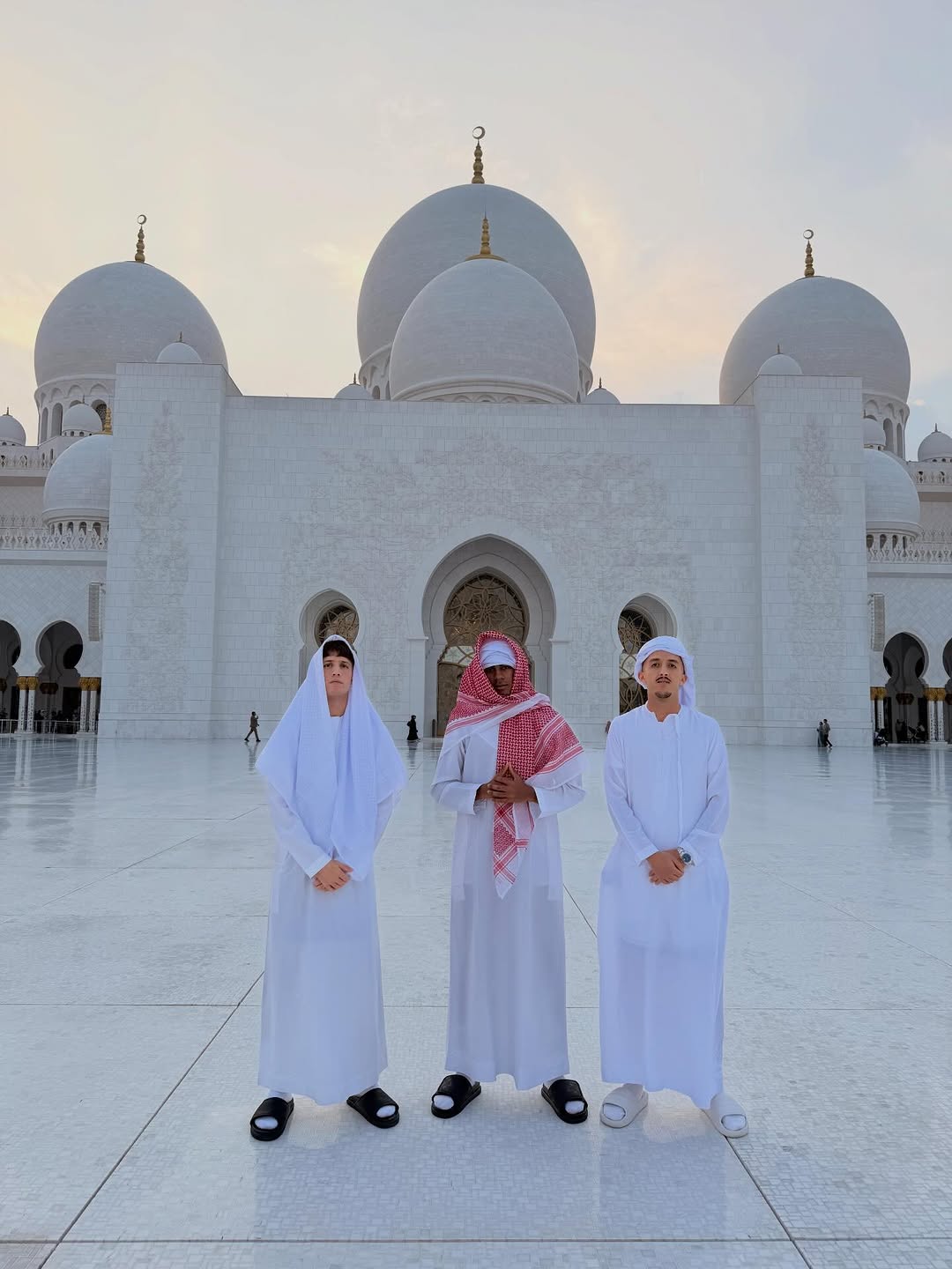 لامين يامال يزور مسجد الشيخ زايد الكبير بأبوظبي