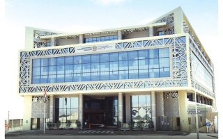 الصورة: اليوم.. بدء تطبيق إسهامات مالية على الشركات غير الملتزمة بسياسات التوطين