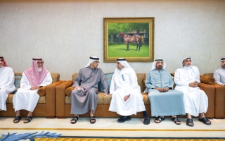 الصورة: منصور بن زايد يعزّي في وفاة محمد بن عبيد آل مكتوم