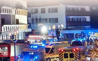 الصورة: قتلى وجرحى جرّاء انفجار بمنتجع تزلّج في سويسرا