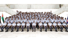 الصورة: شرطة أبوظبي تحتفل بتخريج 165 منتسباً من دورة التأهيل الشرطي والأمني