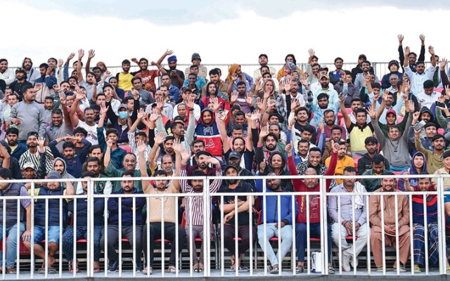 الصورة: 300 ألف عامل يشاركون في فعاليات  &laquo;معكم وبكم ندخل العام الجديد&raquo;