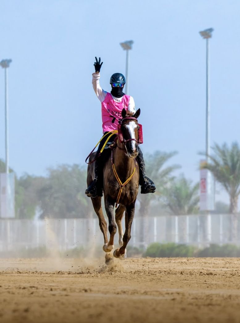 الفارسة ميلينا منديز تحرز كأس السيدات في مهرجان محمد بن راشد آل مكتوم للقدرة