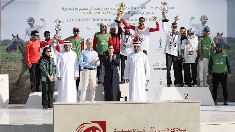 أثناء تتويج الفائزين بالمراكز الأولى. تصوير: دينيس مالاري