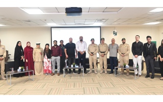 الصورة: &laquo;صوتك مسموع&raquo; تفعّل التواصل المباشر بين سكان البرشاء والقيادات الشرطية