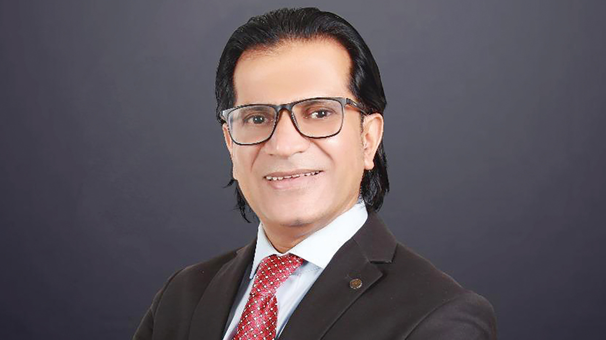 محمد أنور: اختلاف التعاقدات، وتقليص الحافلات، يرفعان رسوم النقل.