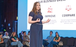 الصورة: &laquo;قمة المليار متابع&raquo; ترسم طرقاً للنجاح من بوابة &laquo;التجارب الفاشلة&raquo;