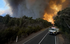 الصورة: كارثة في أستراليا.. حرائق الغابات تدمر منازل وتقطع الكهرباء عن عشرات الآلاف
