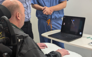 الصورة: كومبيوترك سيقرأ دماغك وينفذ أفكارك .. ماسك: الشرائح الدماغية ستتوفر بشكل واسع في 2026