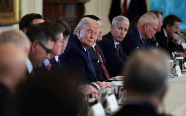 الصورة: ترامب: شركات نفط عالمية مستعدة لاستثمار 100 مليار دولار في فنزويلا