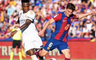 الصورة: جدة تشهد غداً مواجهة كلاسيكو عالمية بين برشلونة وريال مدريد