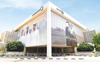 الصورة: &laquo;آسيا للطاقة&raquo; تمنح &laquo;كهرباء دبي&raquo; جائزة &laquo;أفضل تقنية طاقة مبتكرة&raquo;