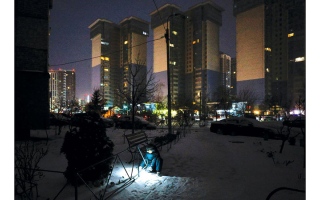 الصورة: كييف تواجه موجة صقيع من دون تدفئة بسبب الضربات الروسية