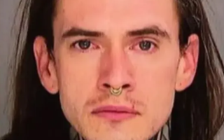 الصورة: 100 جمجمة بشرية في منزل سارق قبور محترف