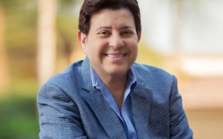 الصورة: عملية جراحية تتطلب الراحة التامة لعدة شهور .. هاني شاكر في المستشفى بشكل مفاجىء