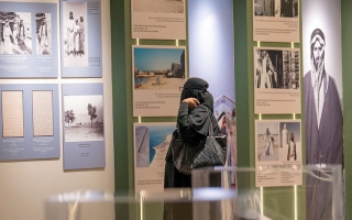 الصورة: &laquo;ذاكرة الوطن&raquo;.. صور تاريخية للشيخ زايد بعدسة &laquo;مبارك بن لندن&raquo;