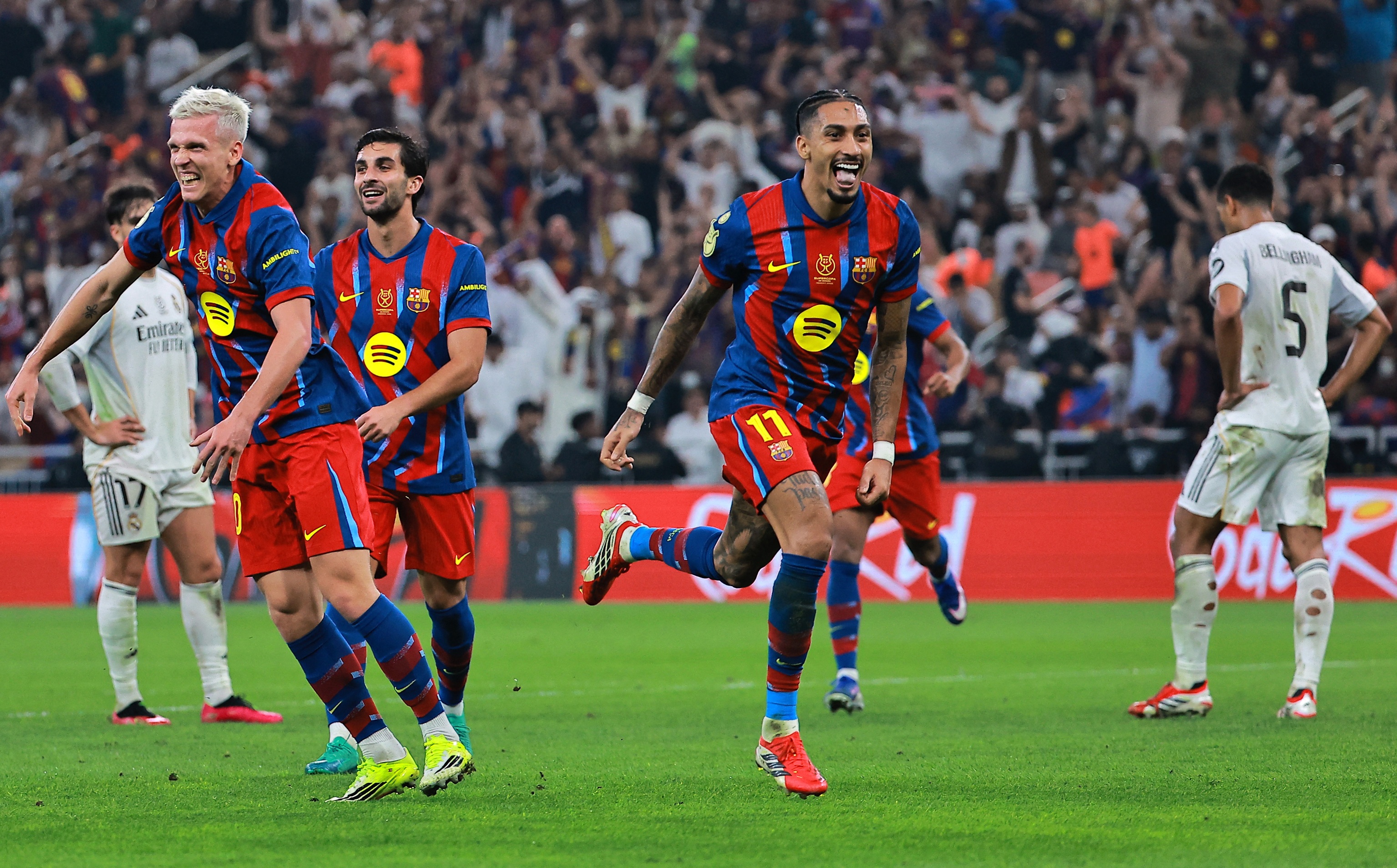 برشلونة يحرز كأس السوبر الإسبانية بفوز مثير على ريال مدريد 3-2