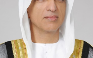 الصورة: حاكم رأس الخيمة يوجّه بتجهيز "سفينة صقر الإنسانية" لدعم الأشقاء في غزة