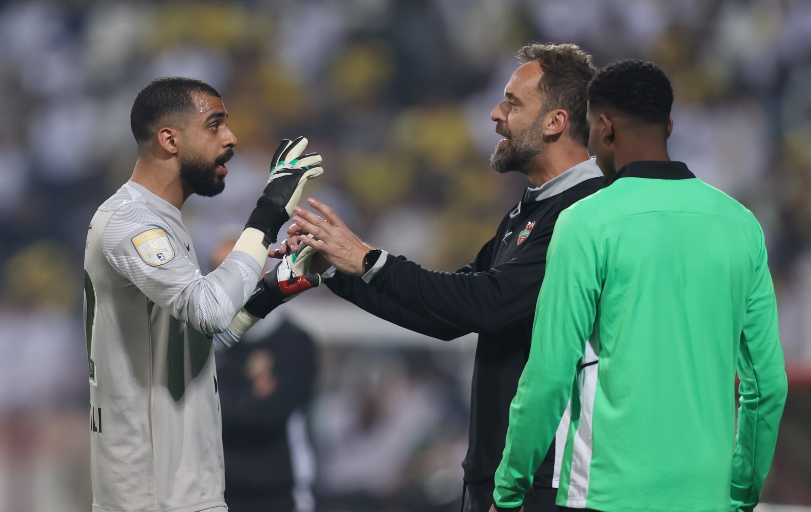 المقبالي يوضح تفاصيل أزمته مع مدربه سوزا خلال مباراة شباب الأهلي والوصل