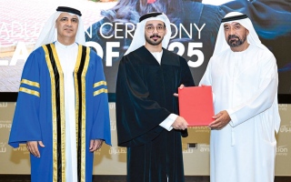 الصورة: &laquo;الإمارات للطيران&raquo; تخرّج 379 طالباً بينهم 121 مواطناً