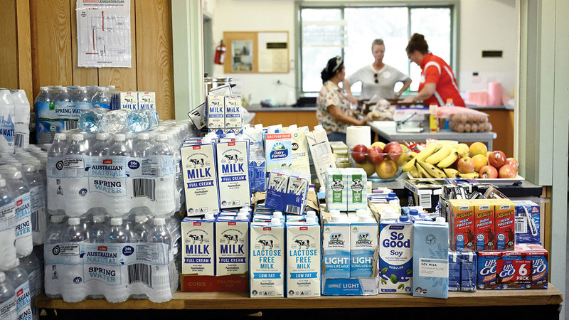 مساعدات غذائية للمتضررين من الحرائق. إي.بي.إيه