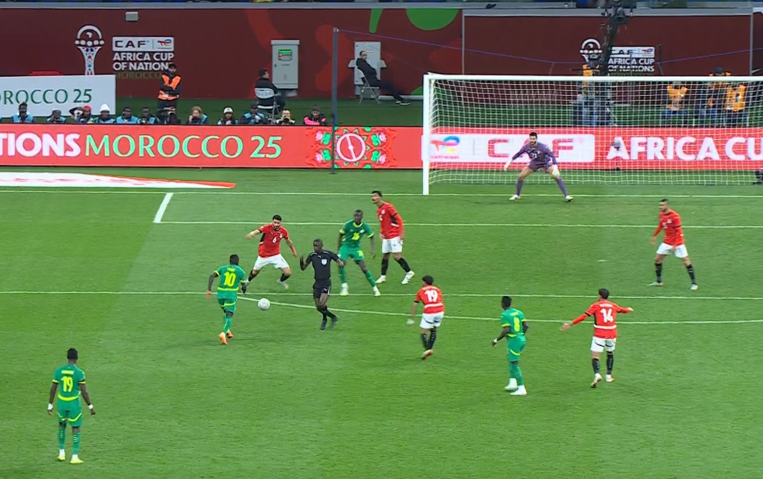 هجوم مصري على الشناوي.. انتقادات فنية وتحميله هدف الخسارة من السنغال (فيديو)